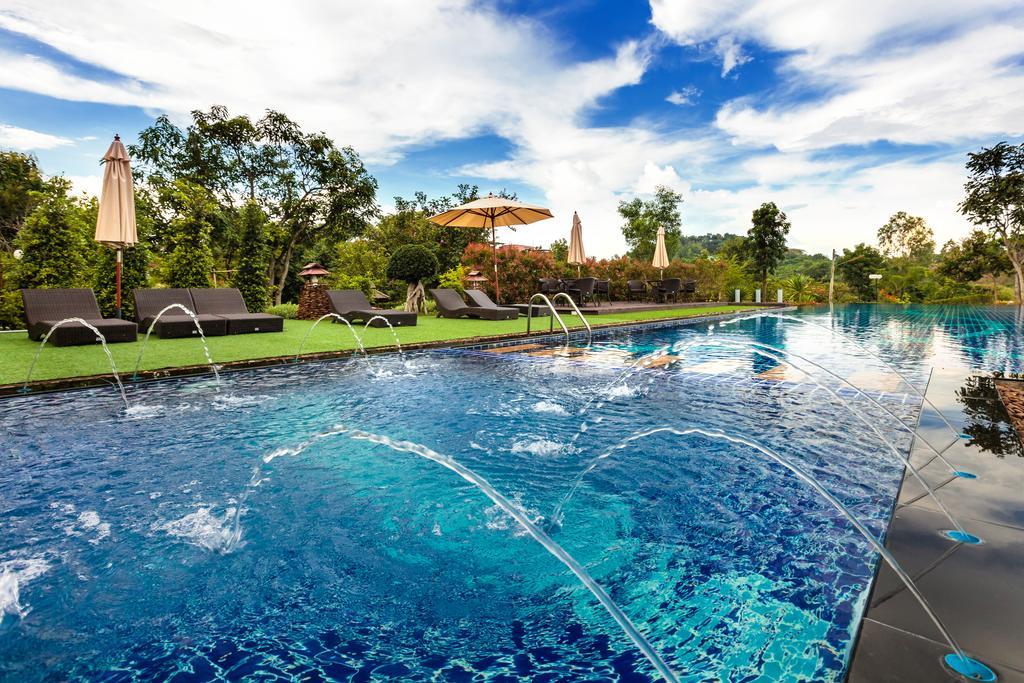 Hotel Phukumhom Khao Yai à Wangkata Extérieur photo
