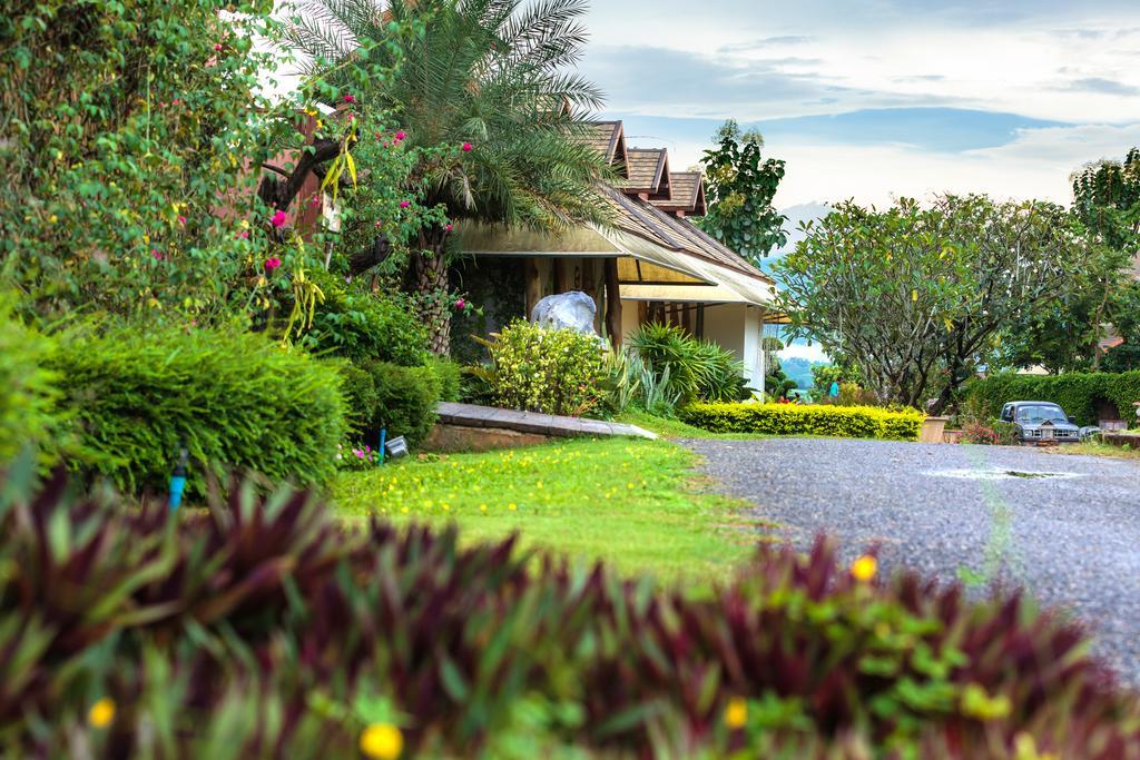 Hotel Phukumhom Khao Yai à Wangkata Extérieur photo