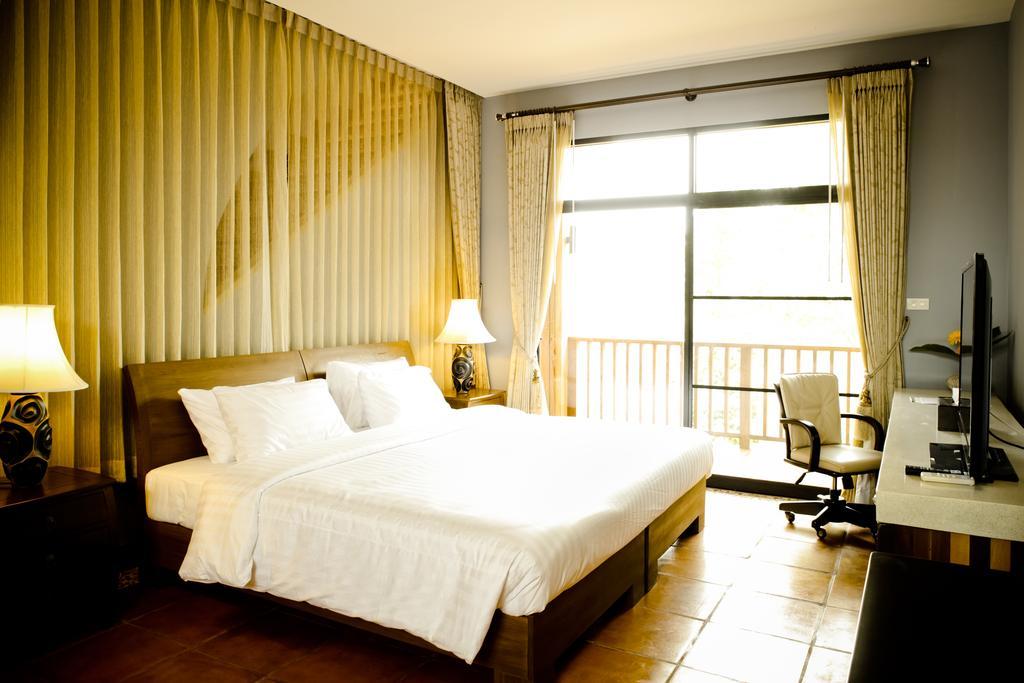 Hotel Phukumhom Khao Yai à Wangkata Extérieur photo