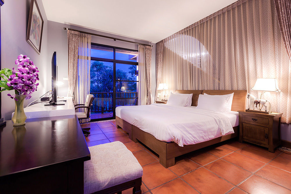 Hotel Phukumhom Khao Yai à Wangkata Extérieur photo
