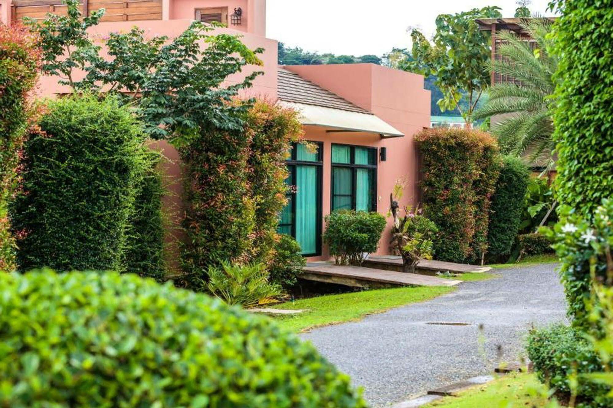 Hotel Phukumhom Khao Yai à Wangkata Extérieur photo