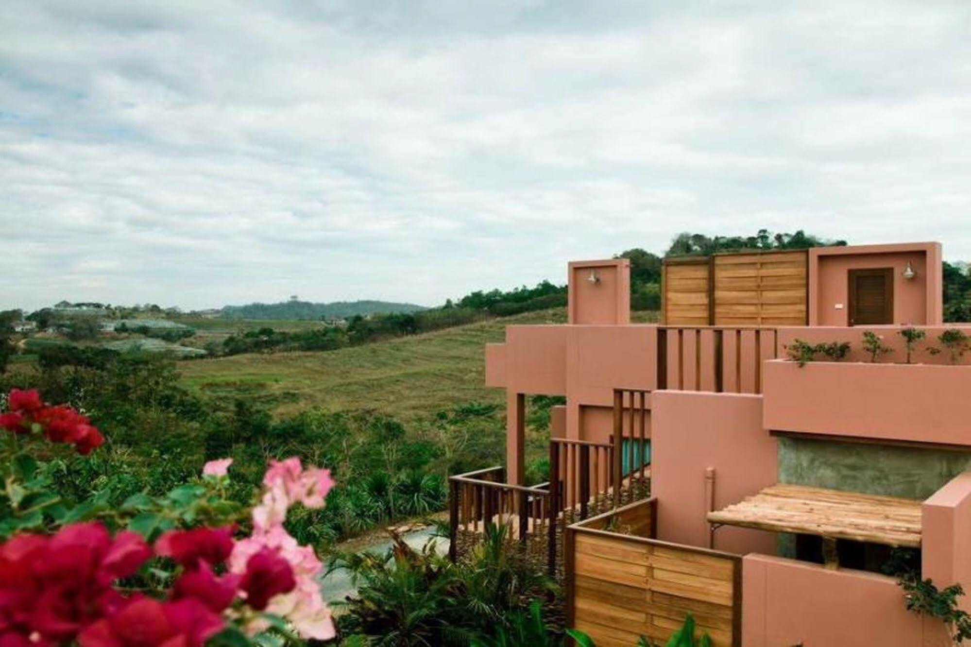 Hotel Phukumhom Khao Yai à Wangkata Extérieur photo