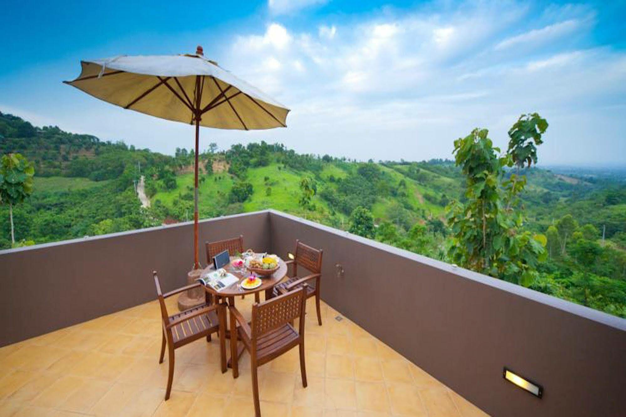 Hotel Phukumhom Khao Yai à Wangkata Extérieur photo
