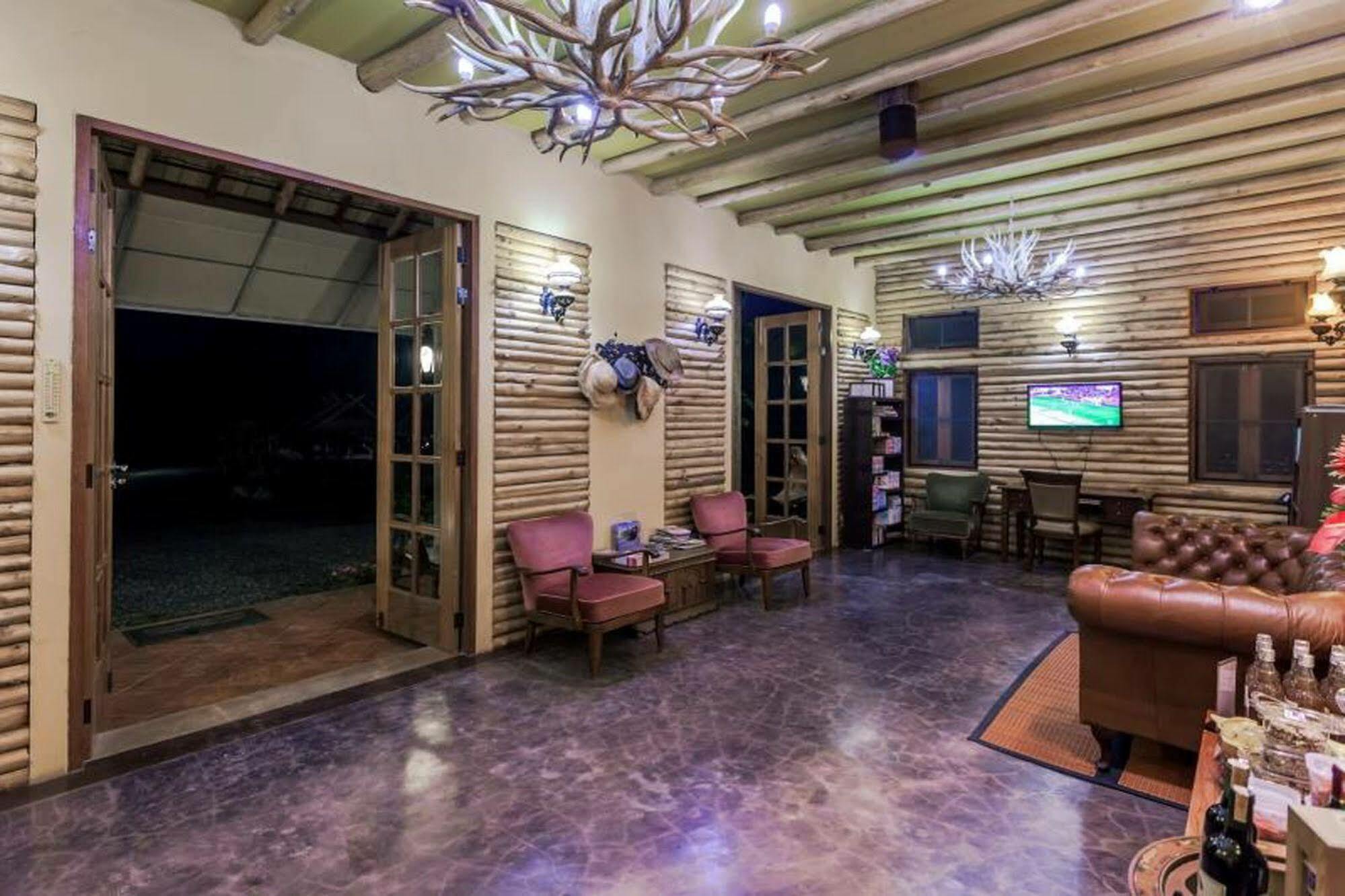 Hotel Phukumhom Khao Yai à Wangkata Extérieur photo