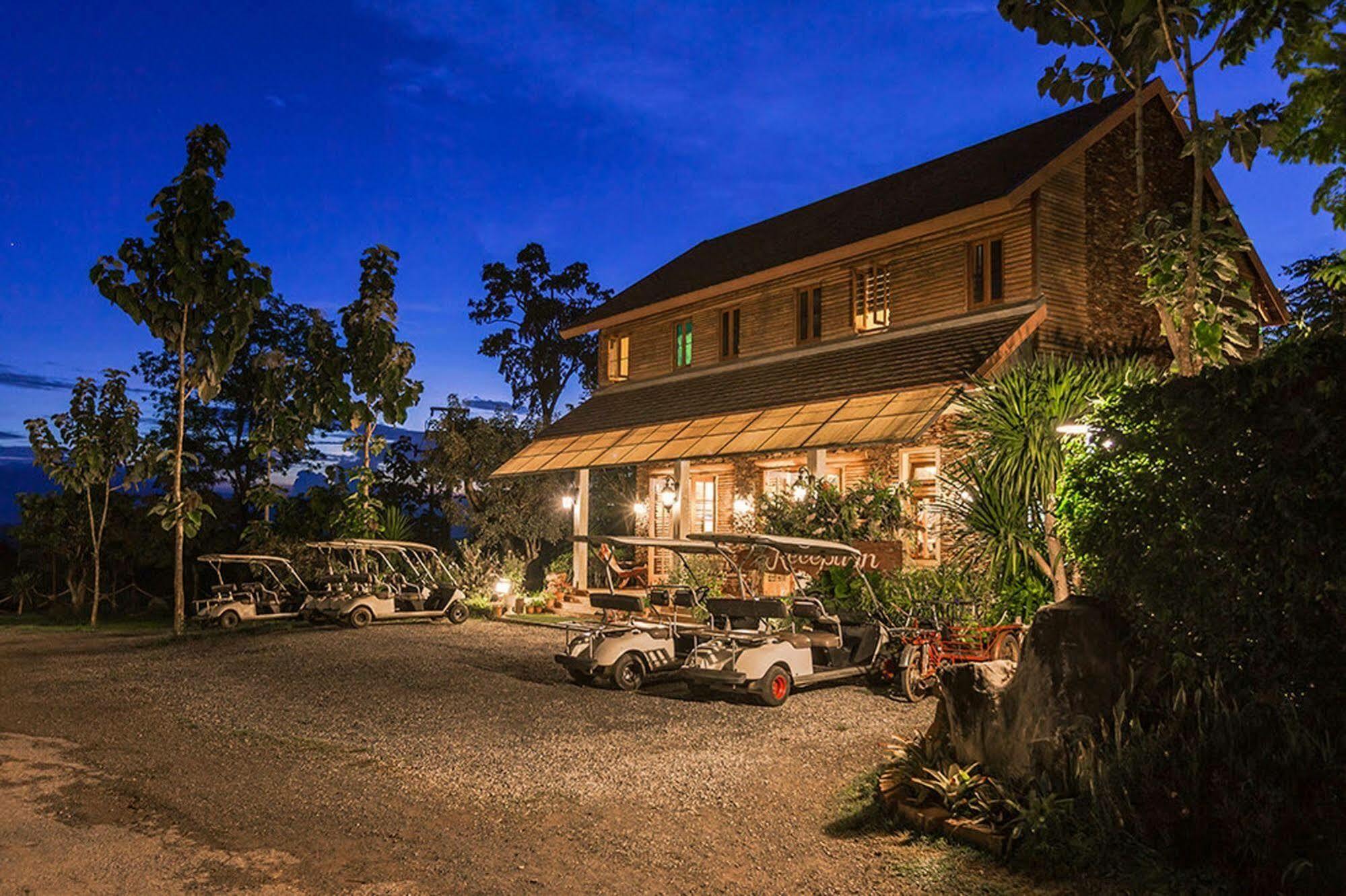 Hotel Phukumhom Khao Yai à Wangkata Extérieur photo