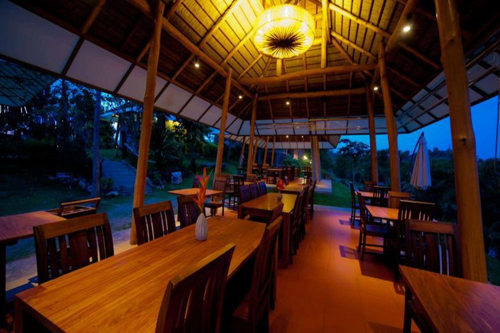 Hotel Phukumhom Khao Yai à Wangkata Extérieur photo